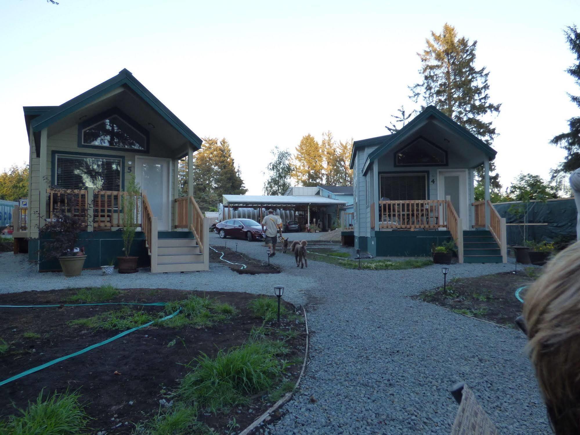 Sheltered Nook On Tillamook Bay Bed & Breakfast Bay City Exterior photo