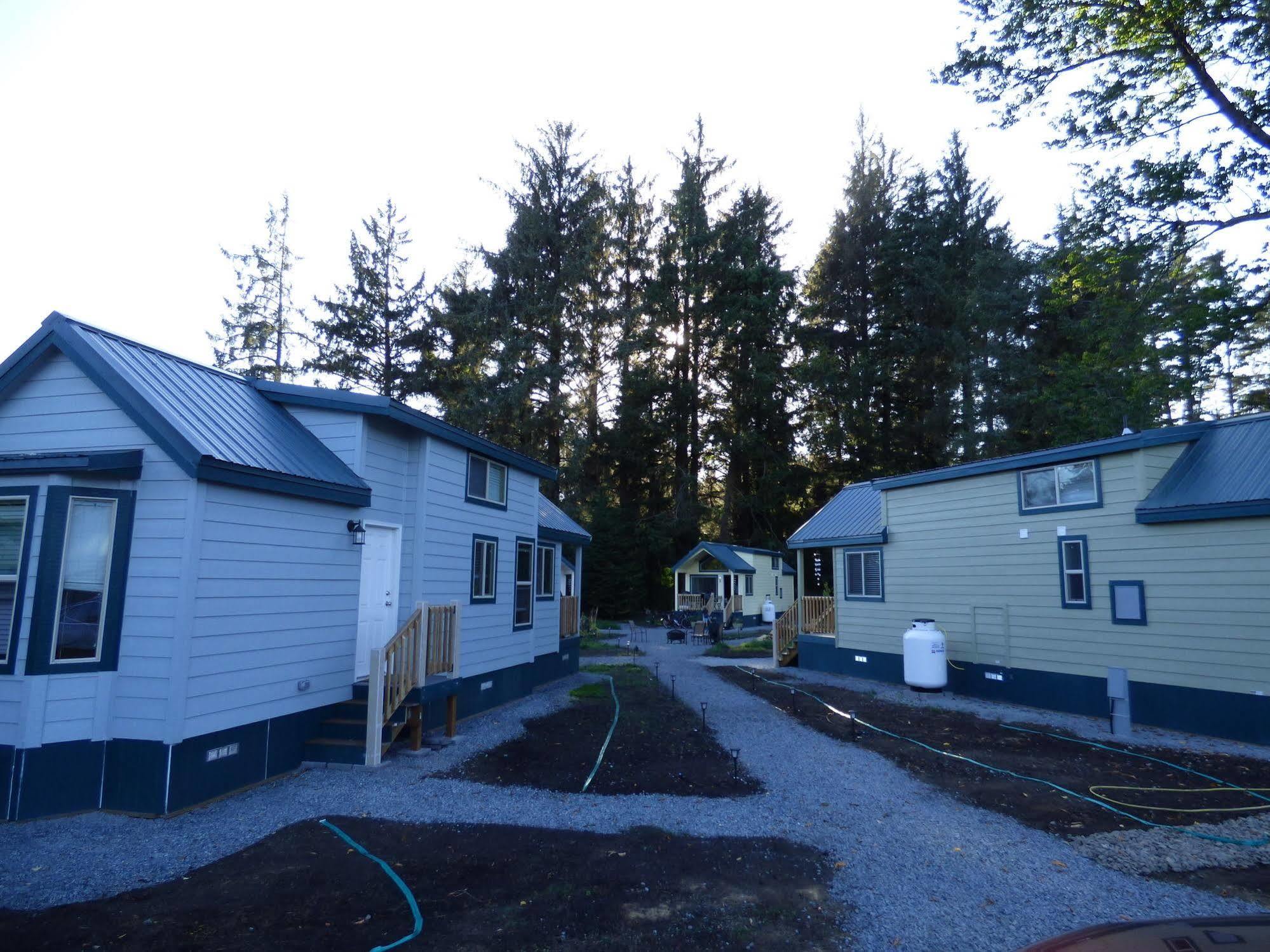 Sheltered Nook On Tillamook Bay Bed & Breakfast Bay City Exterior photo